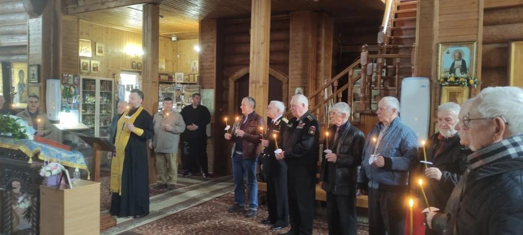 Панихида в память о погибших подводниках России в храме Иоанна Кронштадтскогого
