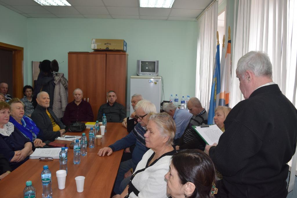 Председатель БРОО ветеранов ПОР Сиротин К.В. выступает с отчетным докладом.